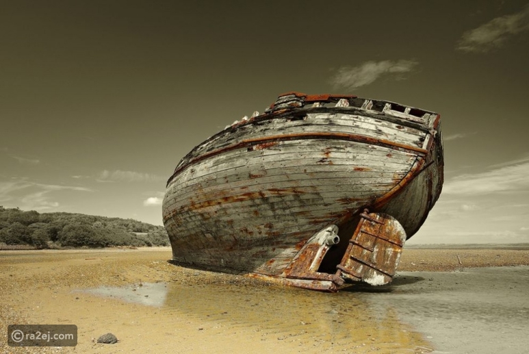 سفينة قديمة في جزيرة أنجلسي ، ويلز
