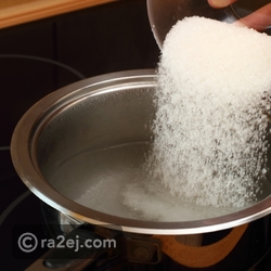 مزج السكر مع الماء