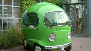 تصميم غريب لسيارة فولكس تشبه حبة البازلاء.. هذه قصتها