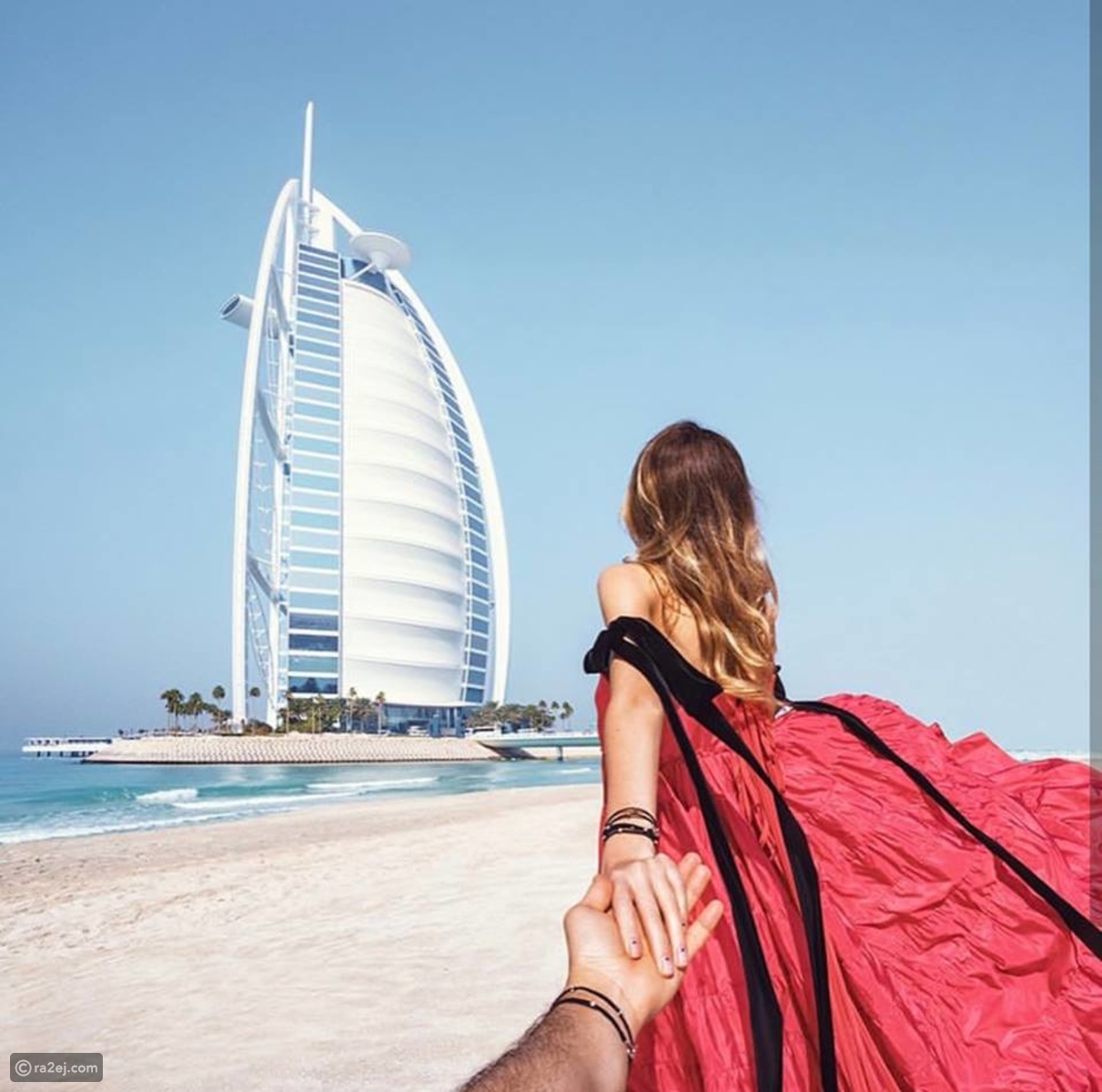 المصور المتميز مراد عثمان مازال يبهر العالم بصور ’Followme’ مع زوجته 1