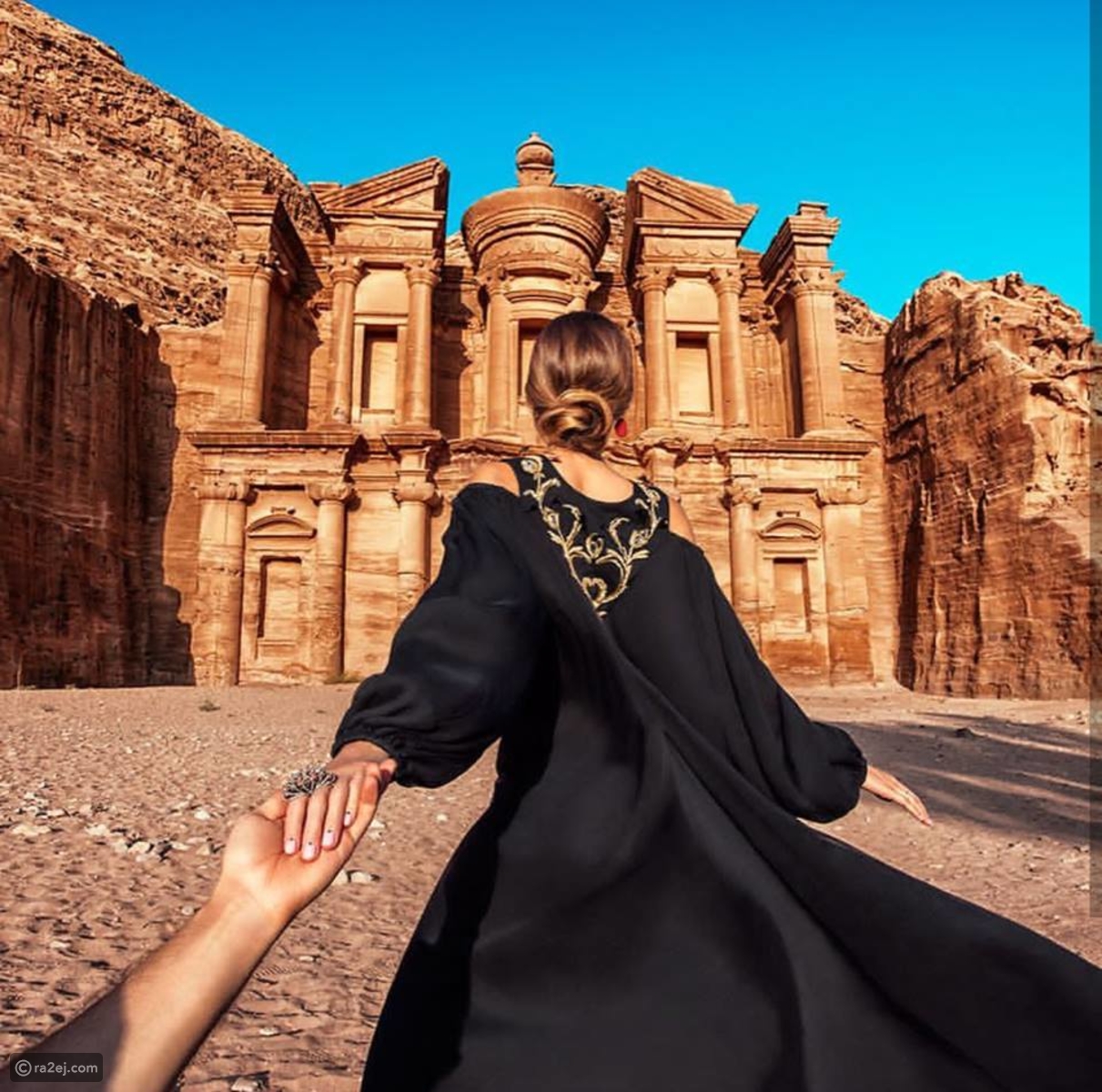 المصور المتميز مراد عثمان مازال يبهر العالم بصور ’Followme’ مع زوجته 3