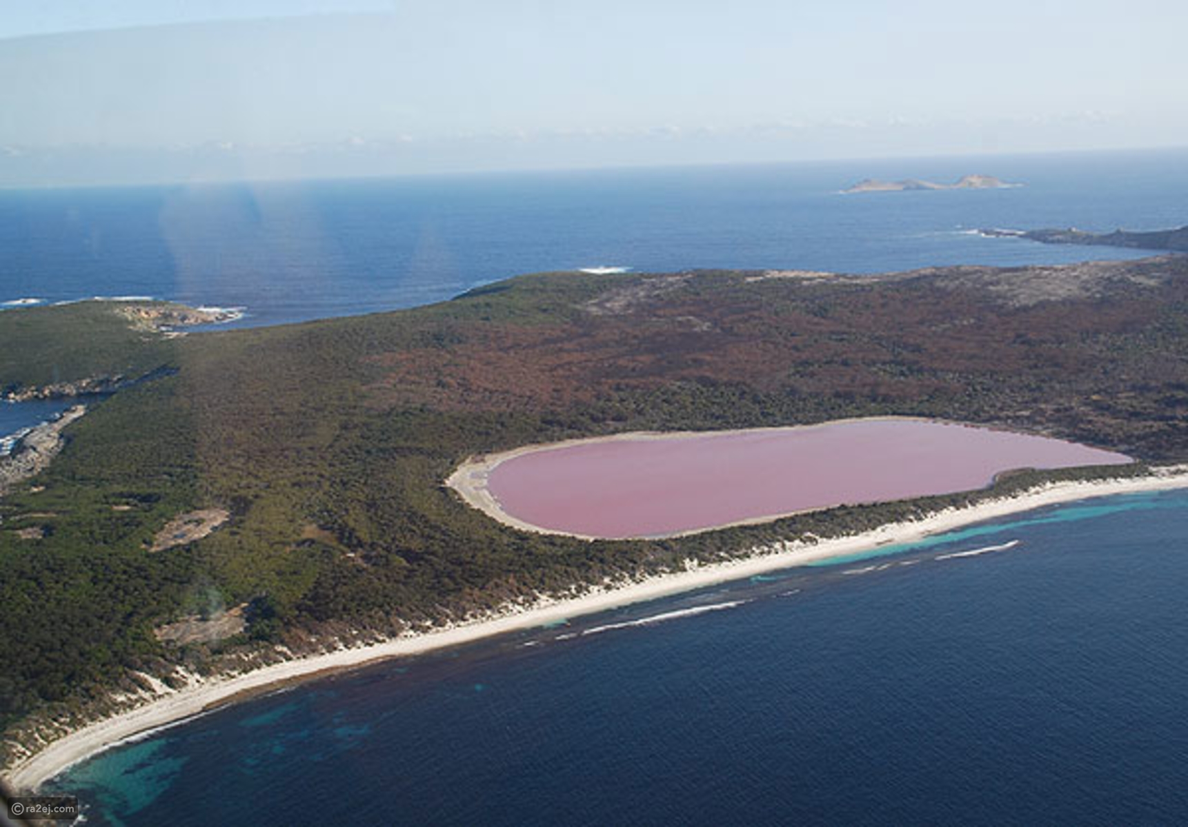 بحيرة هيلير أو البحيرة الوردية في غرب أستراليا 39deec10534585c9743076c1f98425254688feb1-041016125312.jpg?preset=v3