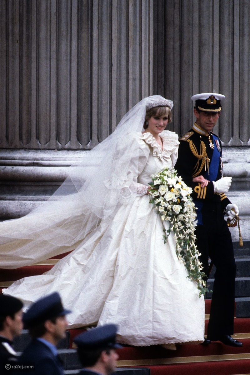 فستان زفاف الأميرة ديانا هو أطول فستان بطول 25 قدم