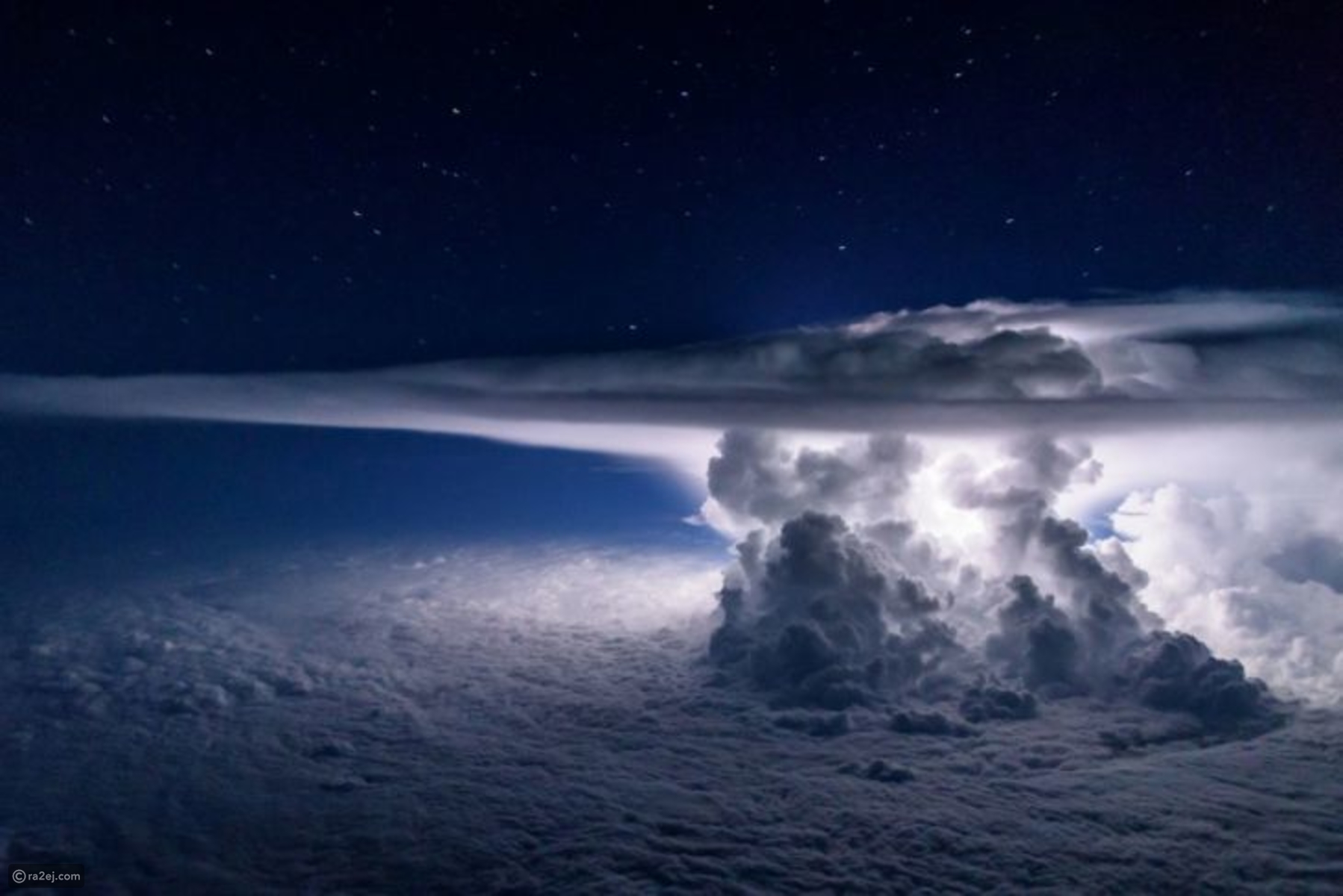 تشكيل عاصفة رعدية - عرض من طائرة من 11،000 متر