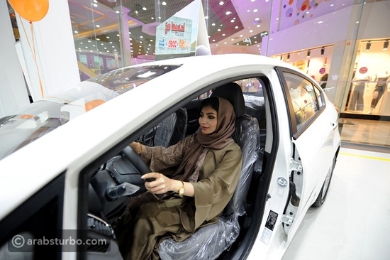 أول معرض سيارات للنساء في المملكة العربية السعودية 6a60394cb2db25d0ba612aea7f0eca95efb2c92b-130118013720