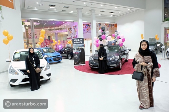 أول معرض سيارات للنساء في المملكة العربية السعودية 6cd19214a1f06381d0d9fe844100412983269079-130118013720