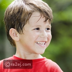 فيديو لصبي يقلد ضحكة والده الغريبة جداً