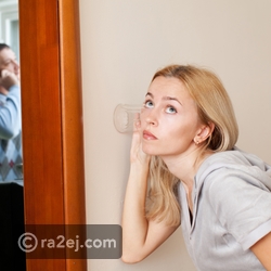 هكذا تتصرف الزوجة عندما تشعر بالغيرة: شاهد الفيديو!