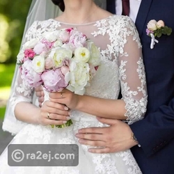 صديقات عروس يحضرن لها مفاجأة رائعة في حفل الزفاف